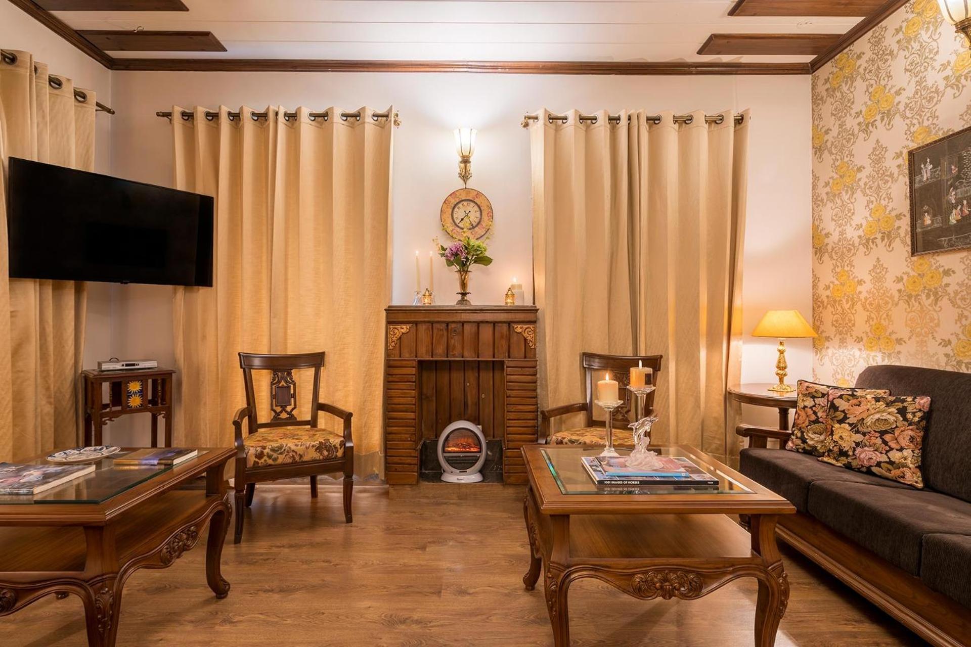 Stayvista At Bellevue With Outdoor Jacuzzi Kasauli Εξωτερικό φωτογραφία