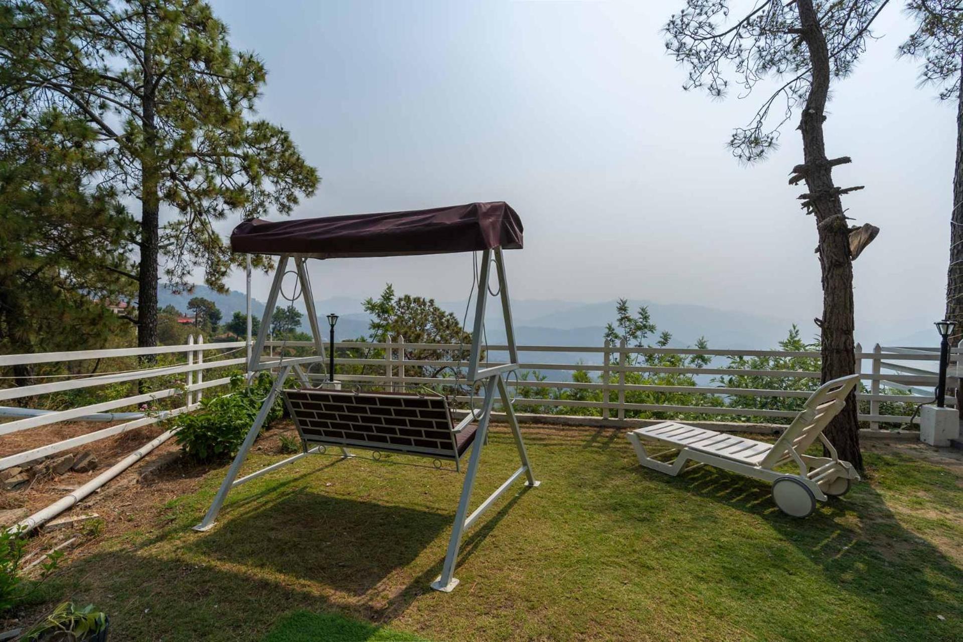 Stayvista At Bellevue With Outdoor Jacuzzi Kasauli Εξωτερικό φωτογραφία