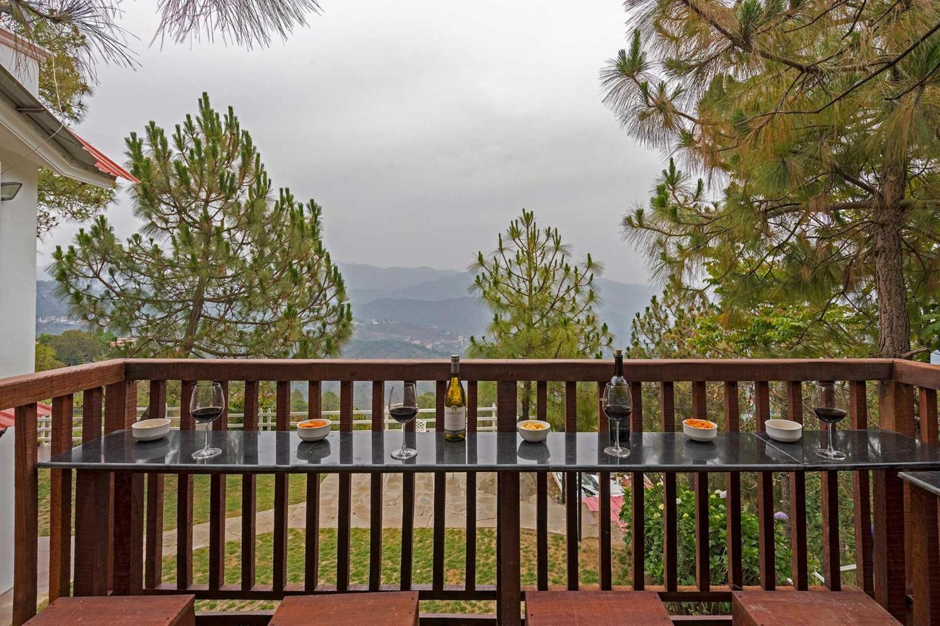 Stayvista At Bellevue With Outdoor Jacuzzi Kasauli Εξωτερικό φωτογραφία